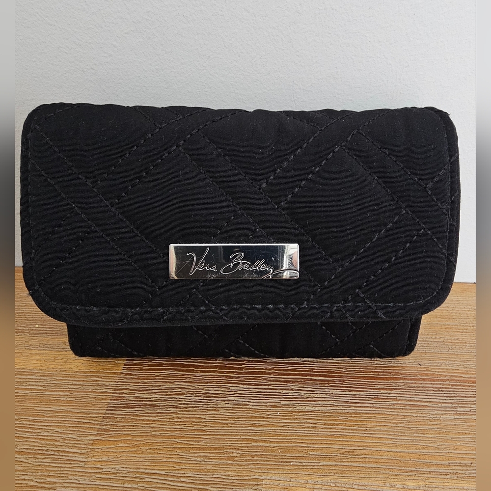 VERA BRADLEY Womens Black Quilted, Roomy Little Wallet